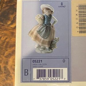 Lladro - Sweet Scent #05221